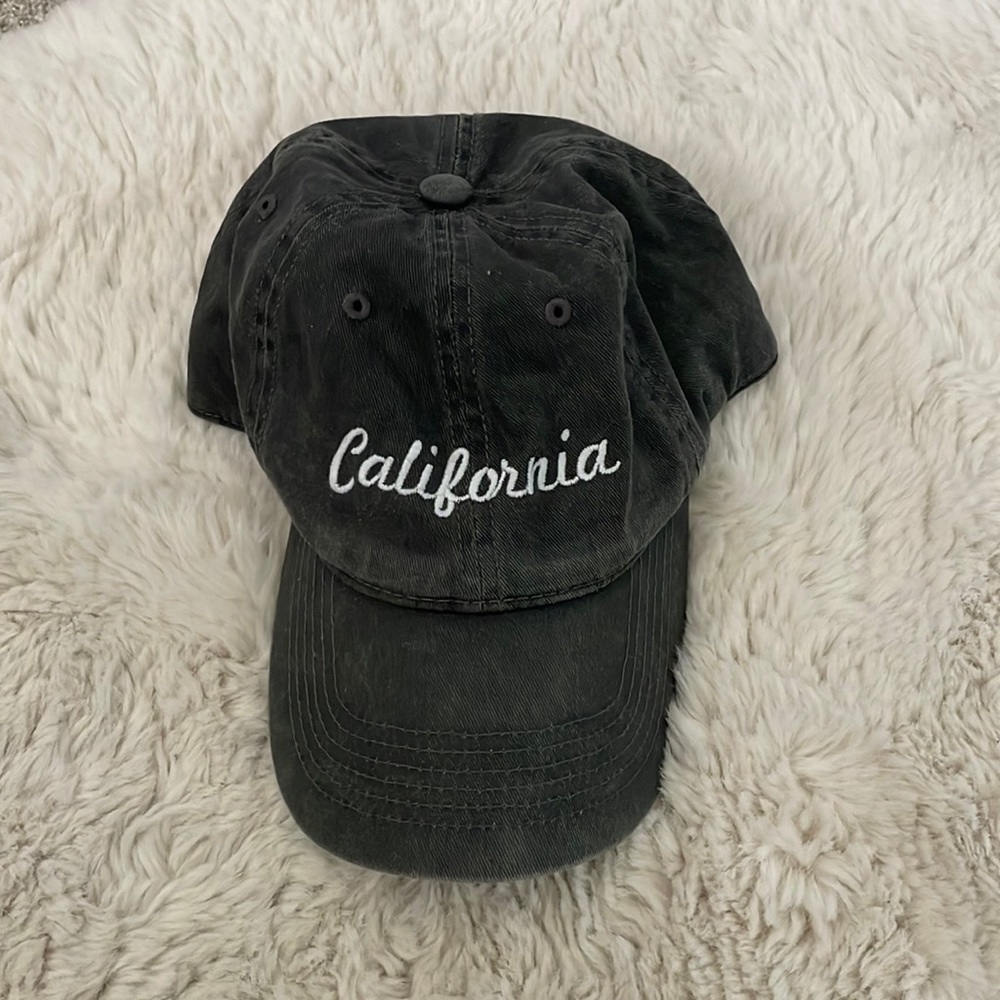 Brandy Melville California Hat